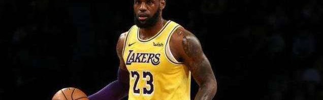  詹姆斯再创纪录，生涯总分破四万  