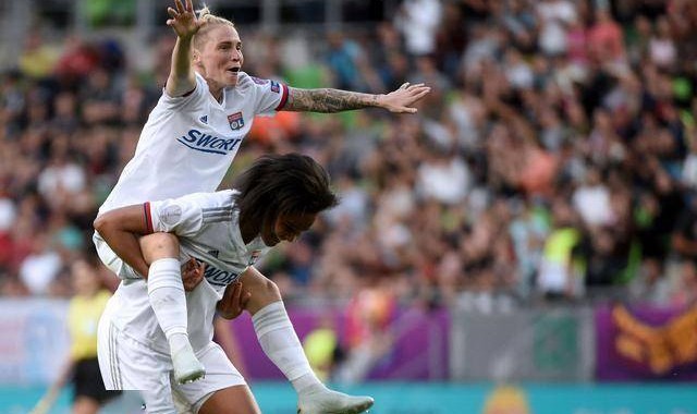  里昂女足四连冠创历史新纪录  