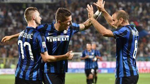  米兰双雄同轮取胜，意甲格局悄然生变  