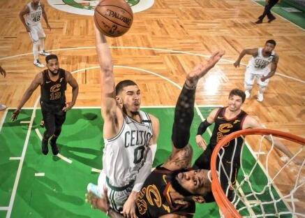  霍芬海姆反击犀利似闪电，高效转换终结比赛悬念